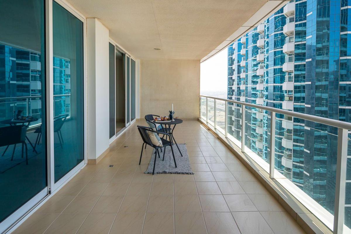 Frank Porter - Laguna Tower Dubaj Kültér fotó